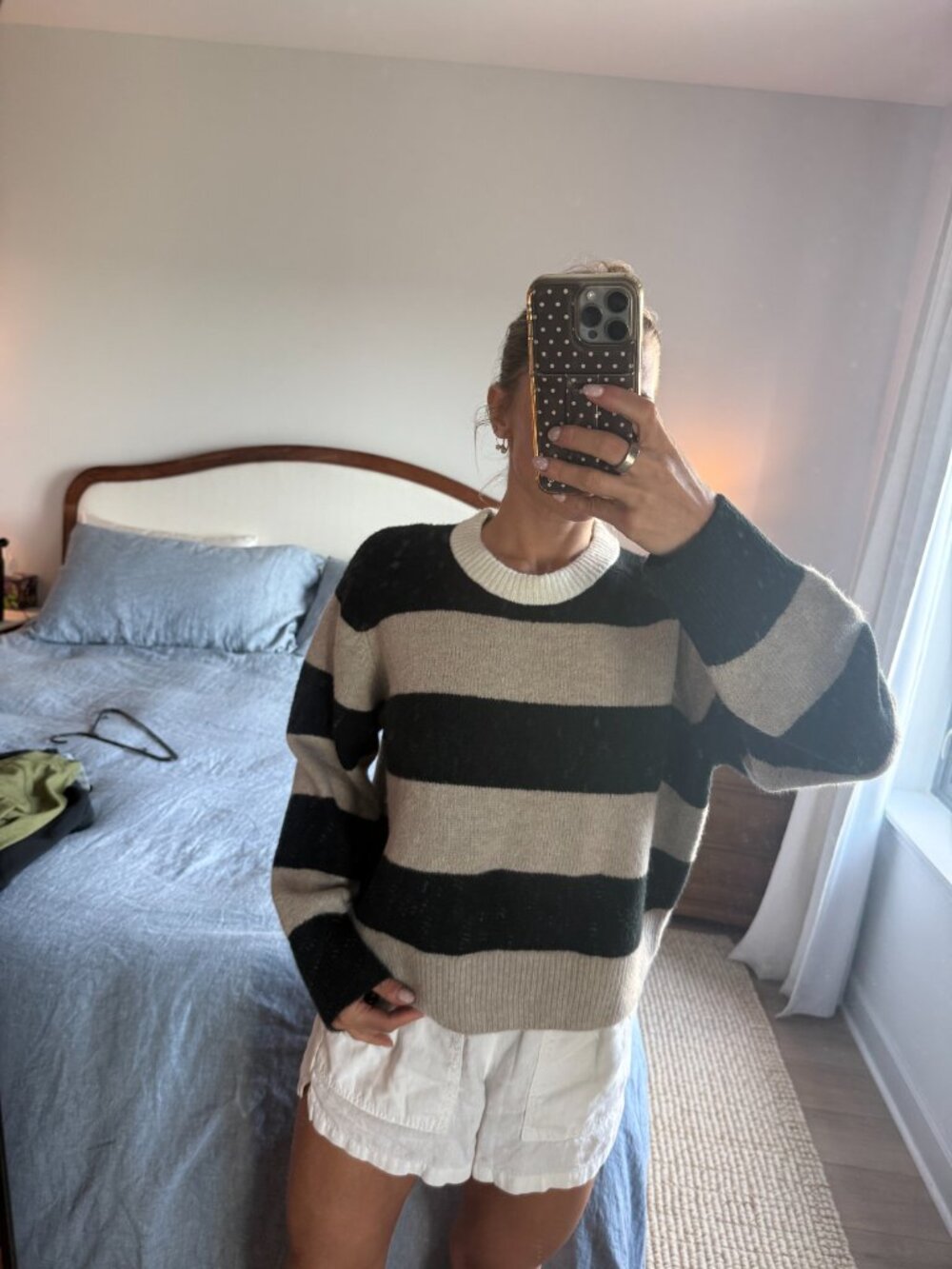 Abercrombie & Fitch Striped Sweater Cream & Black – Size Small